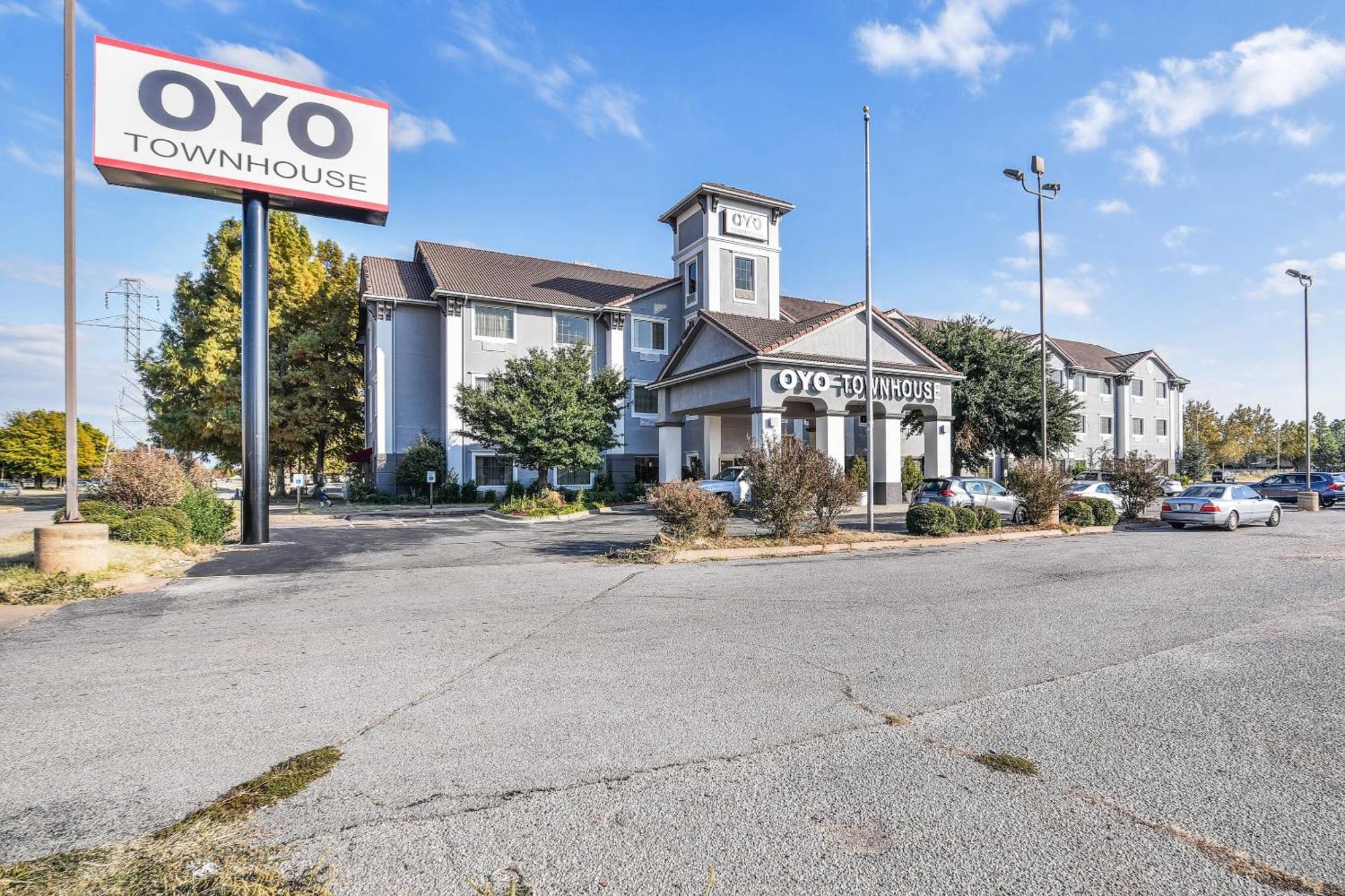 Oyo Townhouse Oklahoma City Airport Exterior foto